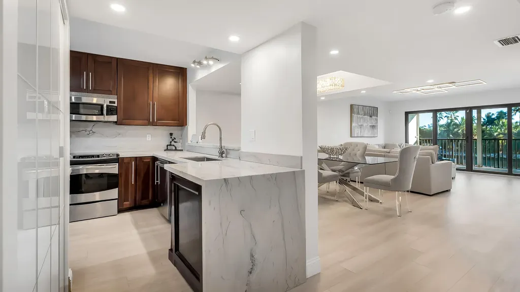 240 Captains Walk Delray Beach FL 33483