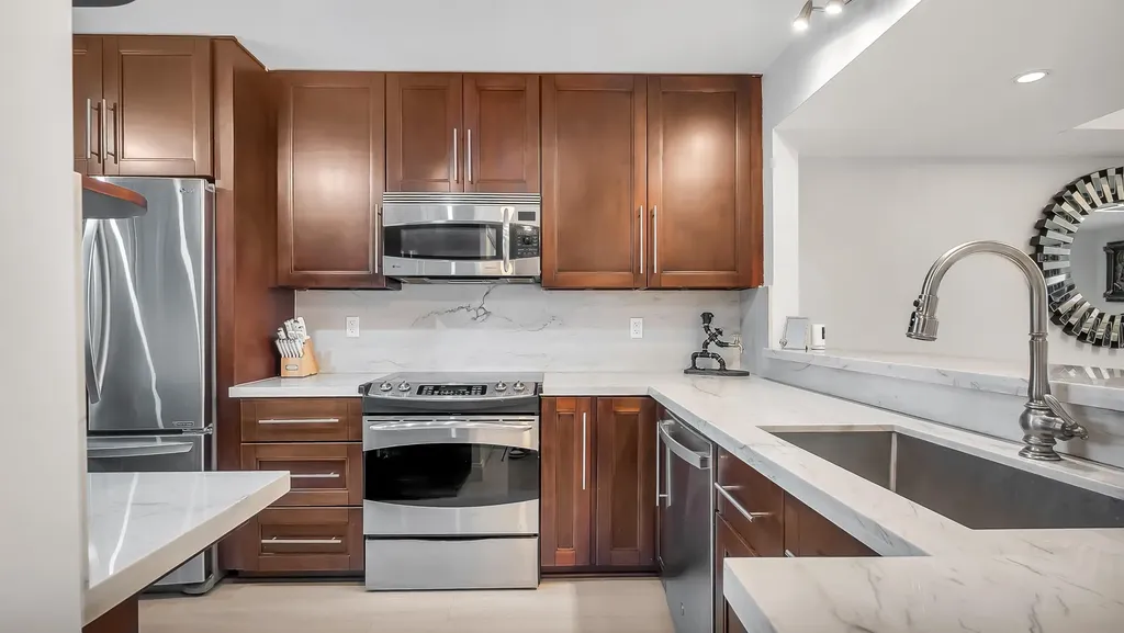 240 Captains Walk Delray Beach FL 33483