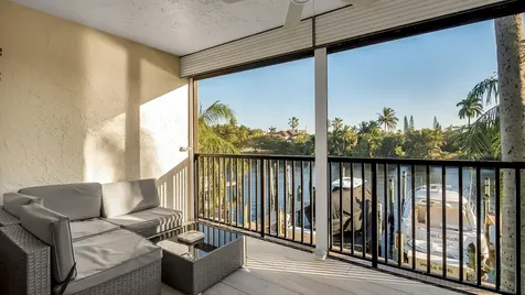 240 Captains Walk Delray Beach FL 33483