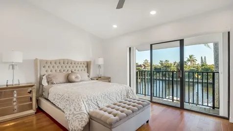 240 Captains Walk Delray Beach FL 33483