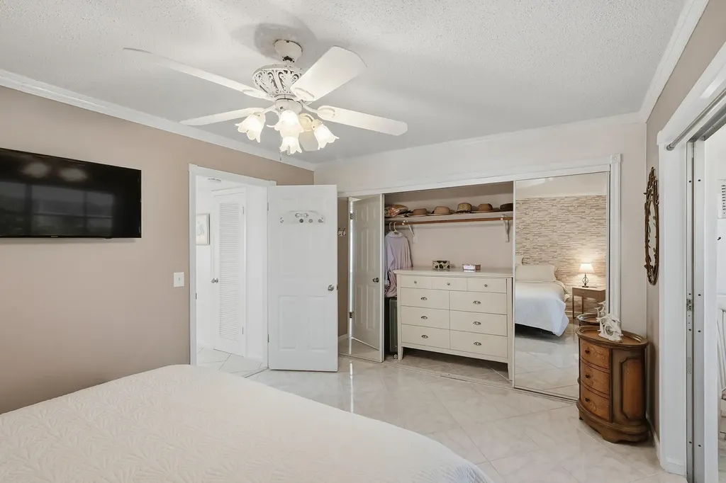47 Berkshire B Crescent West Palm Beach FL 33417