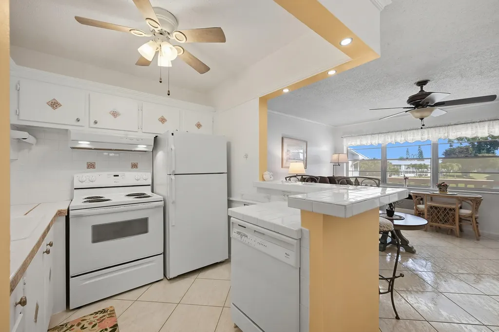47 Berkshire B Crescent West Palm Beach FL 33417