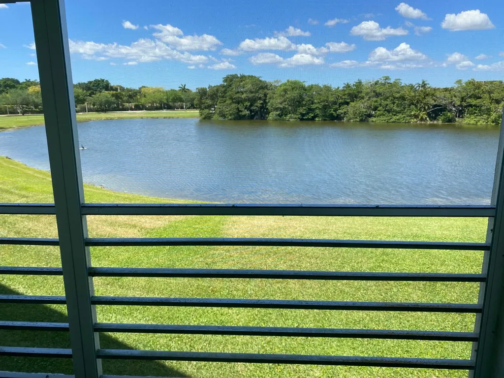 2054 Ainslie D Boca Raton FL 33434