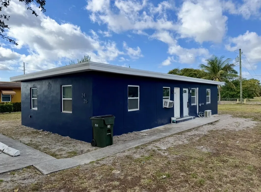 26 SW 10th Avenue Delray Beach FL 33444