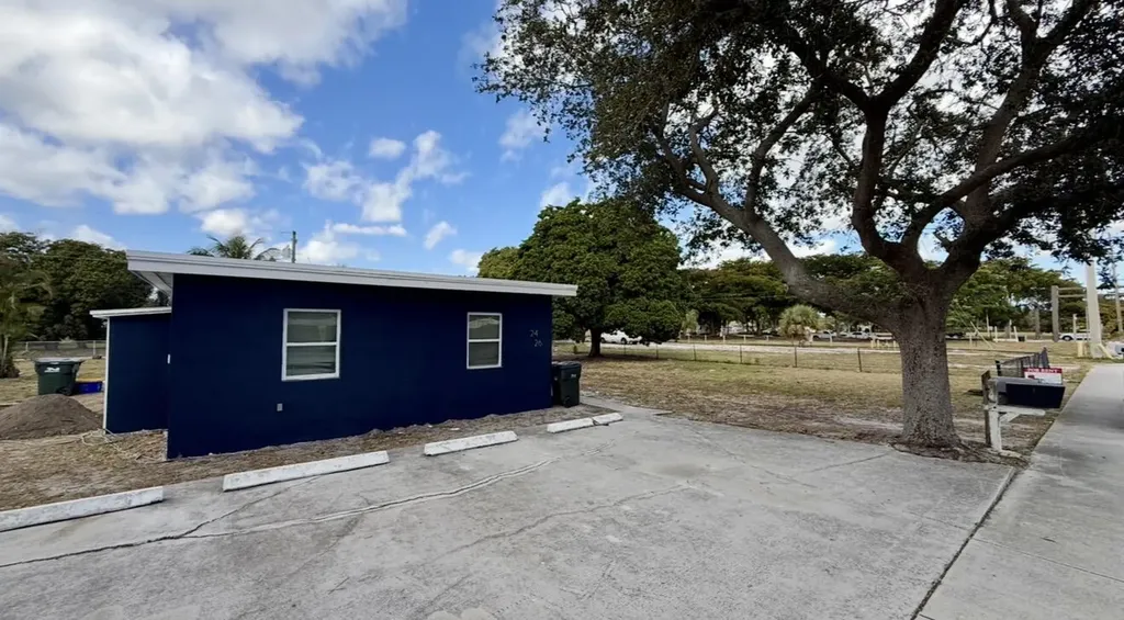 26 SW 10th Avenue Delray Beach FL 33444