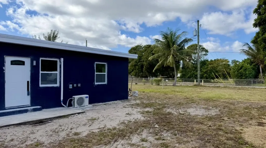 26 SW 10th Avenue Delray Beach FL 33444