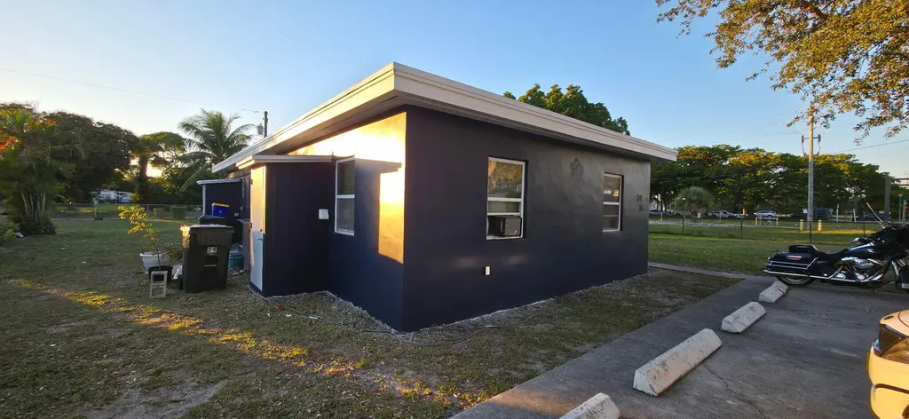26 SW 10th Avenue Delray Beach FL 33444