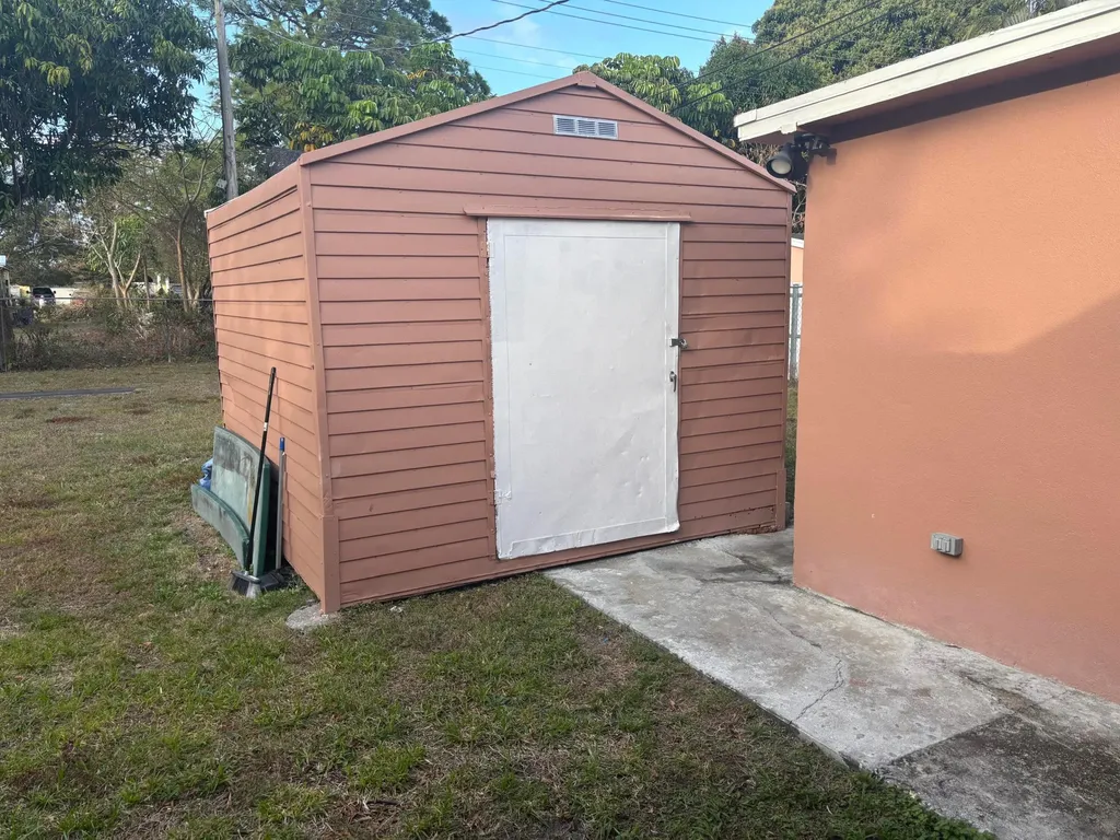 4369 State Drive West Palm Beach FL 33406