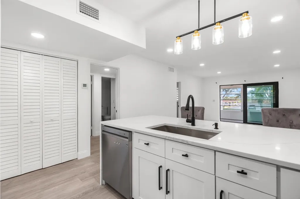 5 Abbey Lane Delray Beach FL 33446