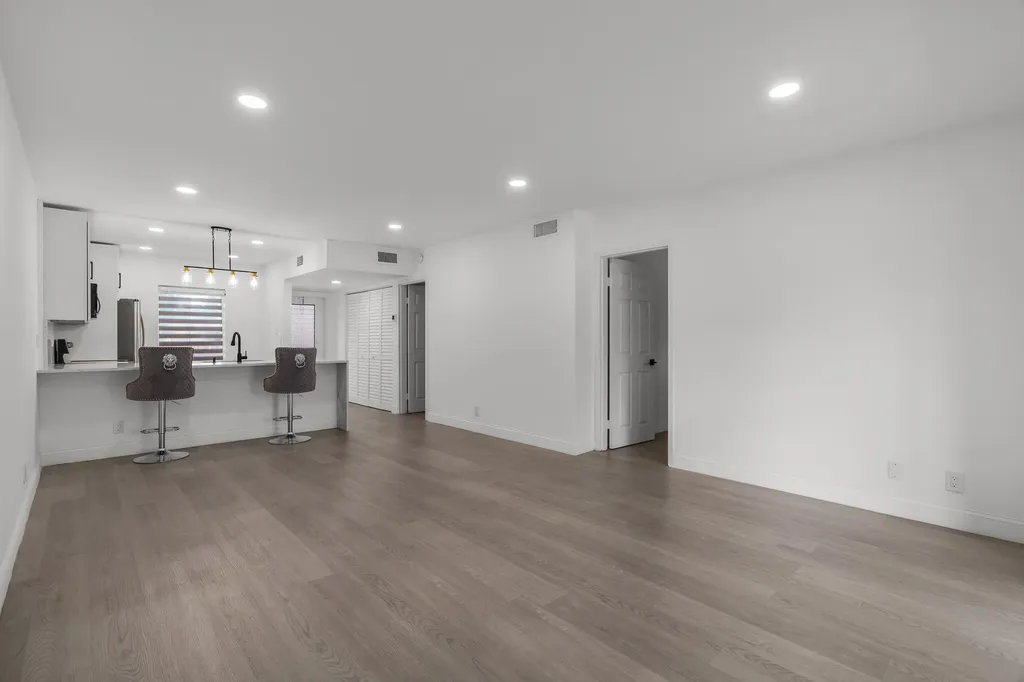 5 Abbey Lane Delray Beach FL 33446