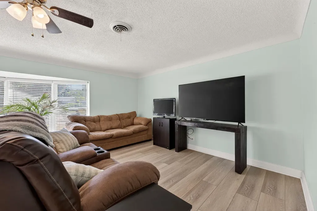 1223 Isle Court Boynton Beach FL 33426