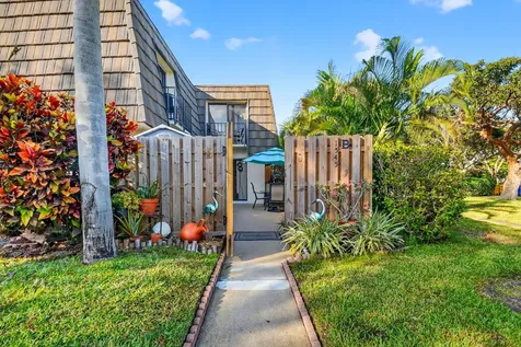 1545 W Forest Lakes Circle W West Palm Beach FL 33406