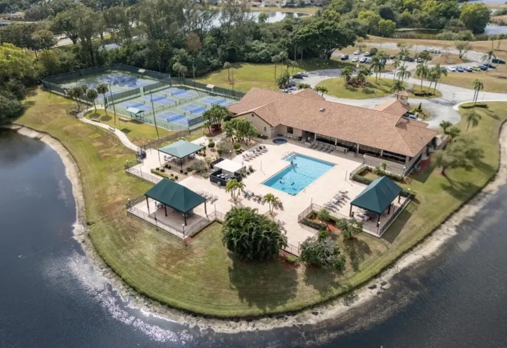 6043 Parkwalk Drive Boynton Beach FL 33472