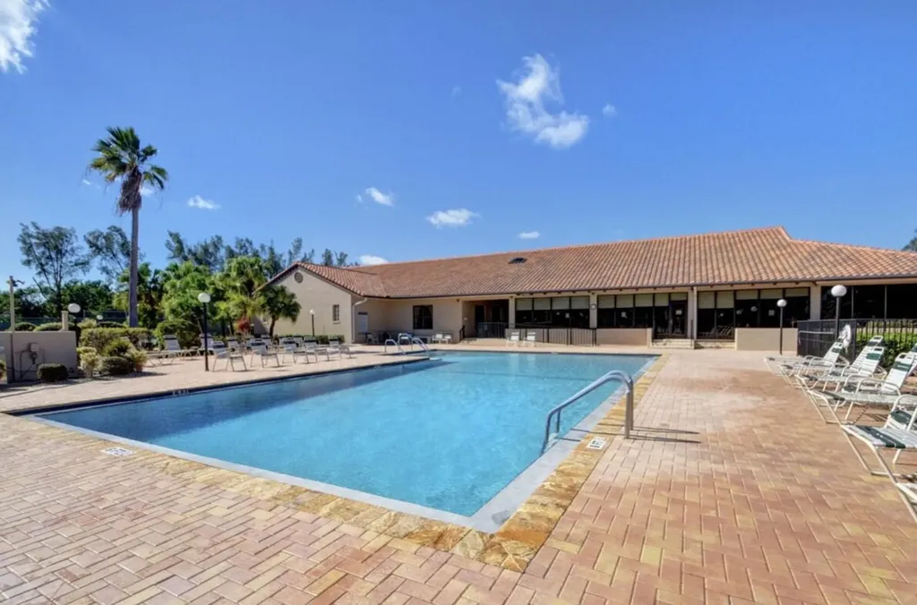 6043 Parkwalk Drive Boynton Beach FL 33472