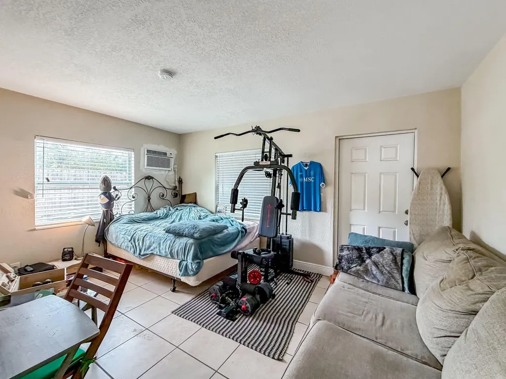 318 N Lakeside Court West Palm Beach FL 33407
