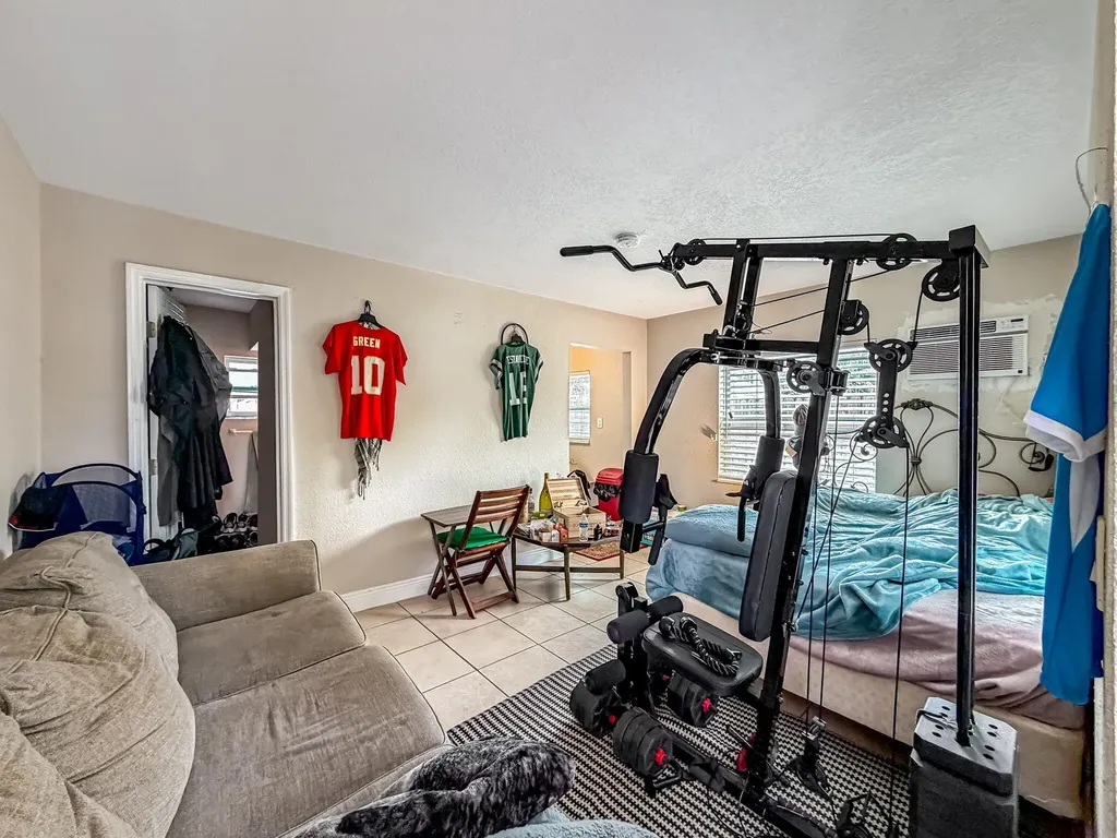 318 N Lakeside Court West Palm Beach FL 33407