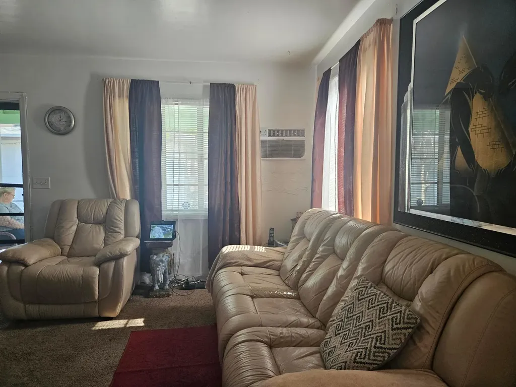 318 N Lakeside Court West Palm Beach FL 33407