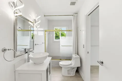 5900 Bayview Drive Fort Lauderdale FL 33308
