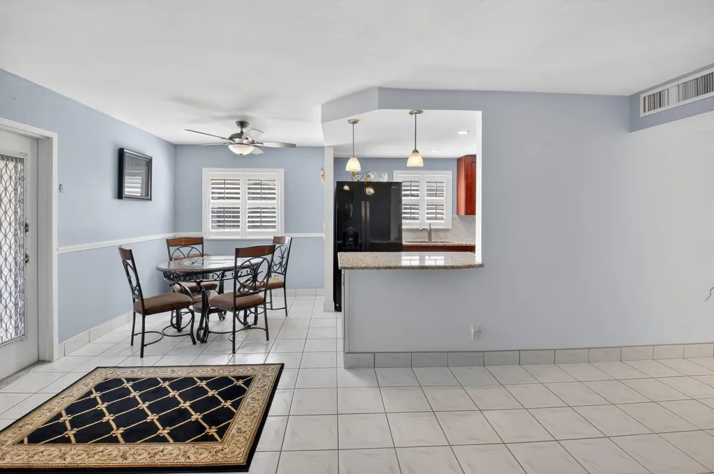 61 Brittany B Delray Beach FL 33446