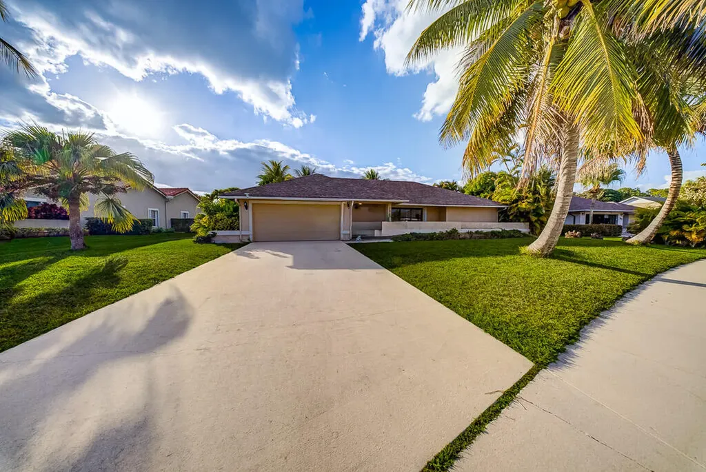 301 Knotty Wood Lane Wellington FL 33414