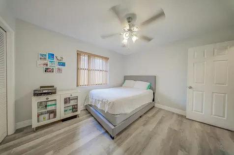 301 Knotty Wood Lane Wellington FL 33414