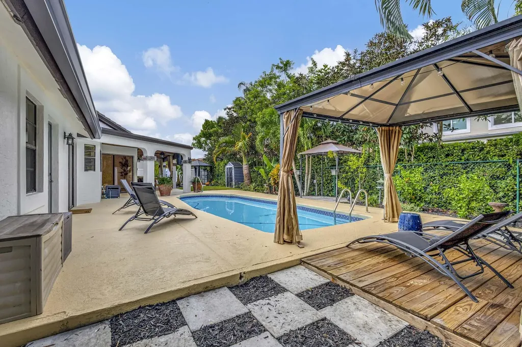 1915 Newhaven Avenue Wellington FL 33414