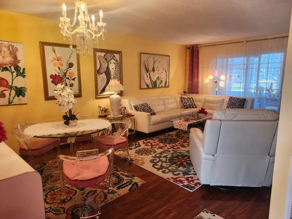 2400 NE 1st Lane Boynton Beach FL 33435