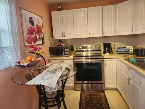 2400 NE 1st Lane Boynton Beach FL 33435