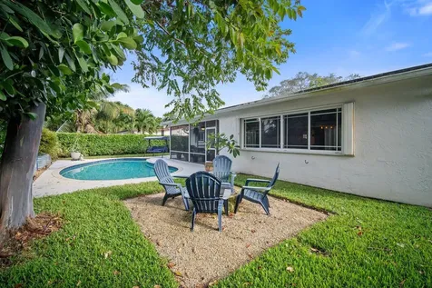 10611 NW 18th Place Pembroke Pines FL 33026