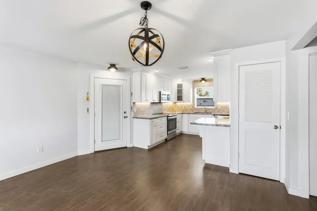 109 Wettaw Lane North Palm Beach FL 33408