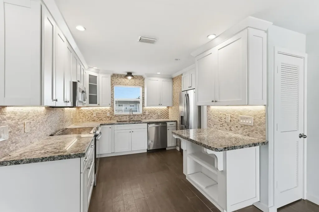109 Wettaw Lane North Palm Beach FL 33408