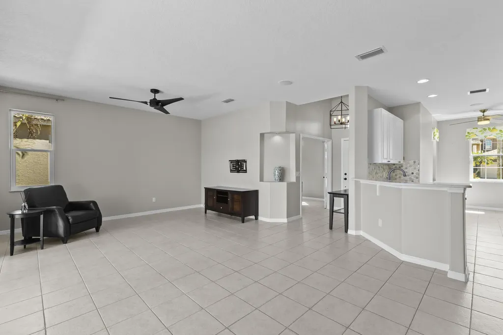 508 NW Waverly Circle Port St Lucie FL 34983