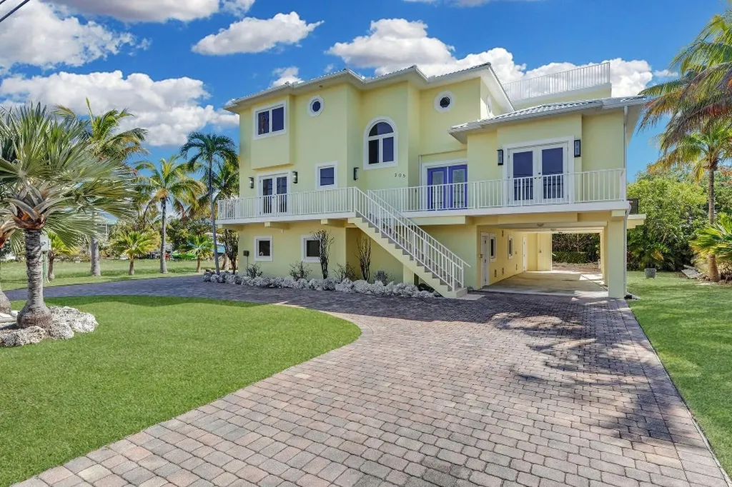 205 Stirrup Key Boulevard Marathon FL 33050