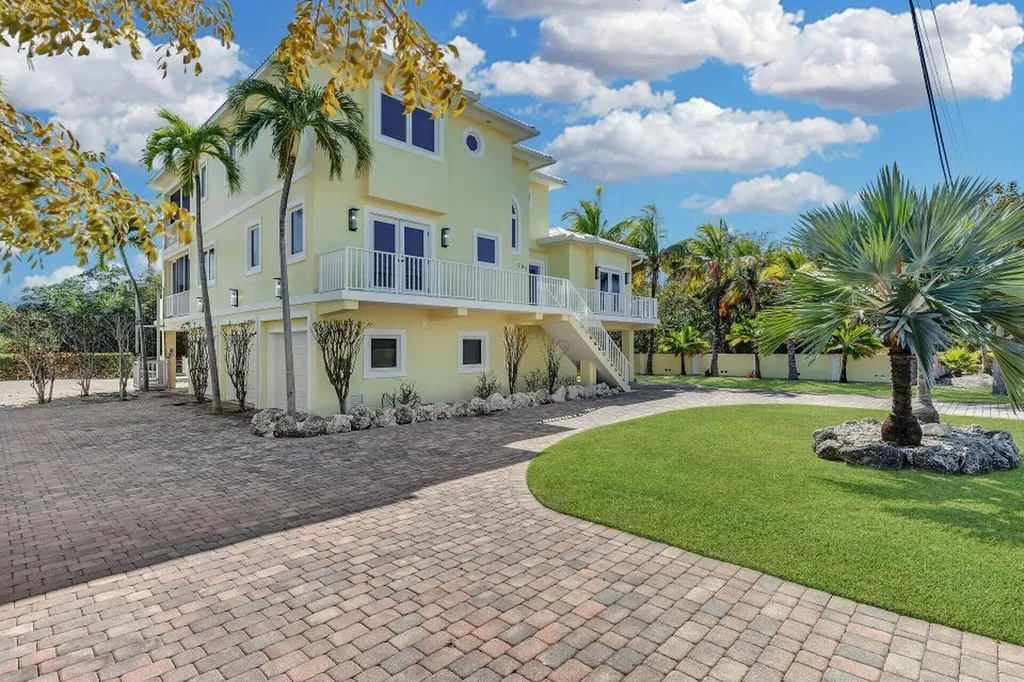 205 Stirrup Key Boulevard Marathon FL 33050