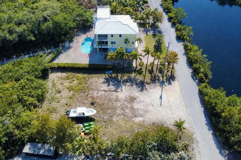 205 Stirrup Key Boulevard Marathon FL 33050