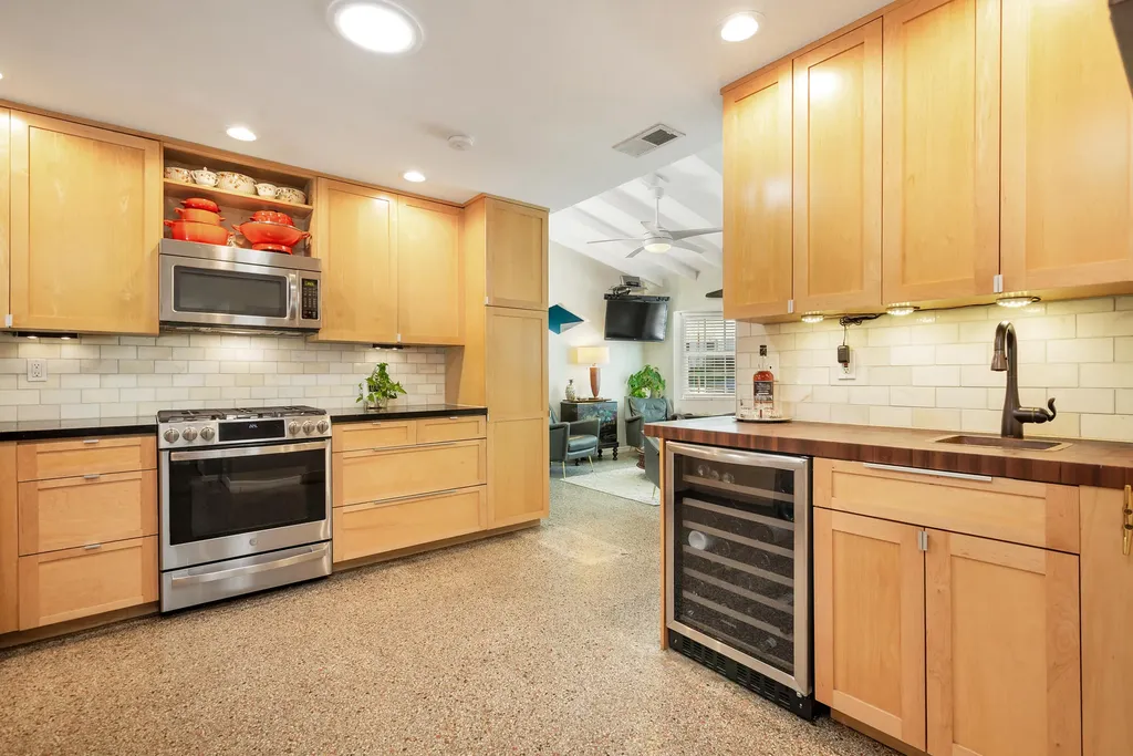16 Surf Road Boynton Beach FL 33435