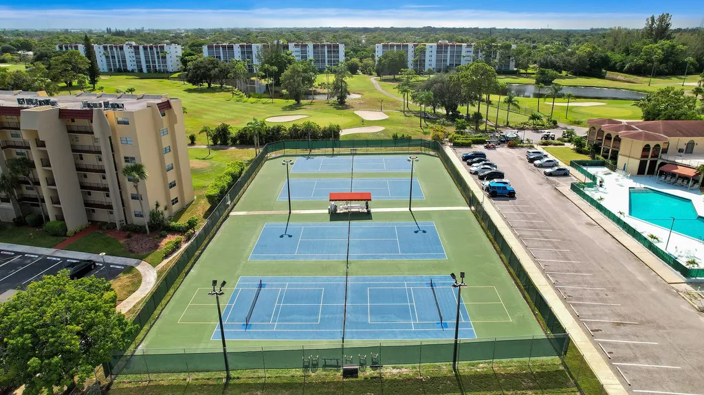 3590 Via Poinciana Lake Worth FL 33467