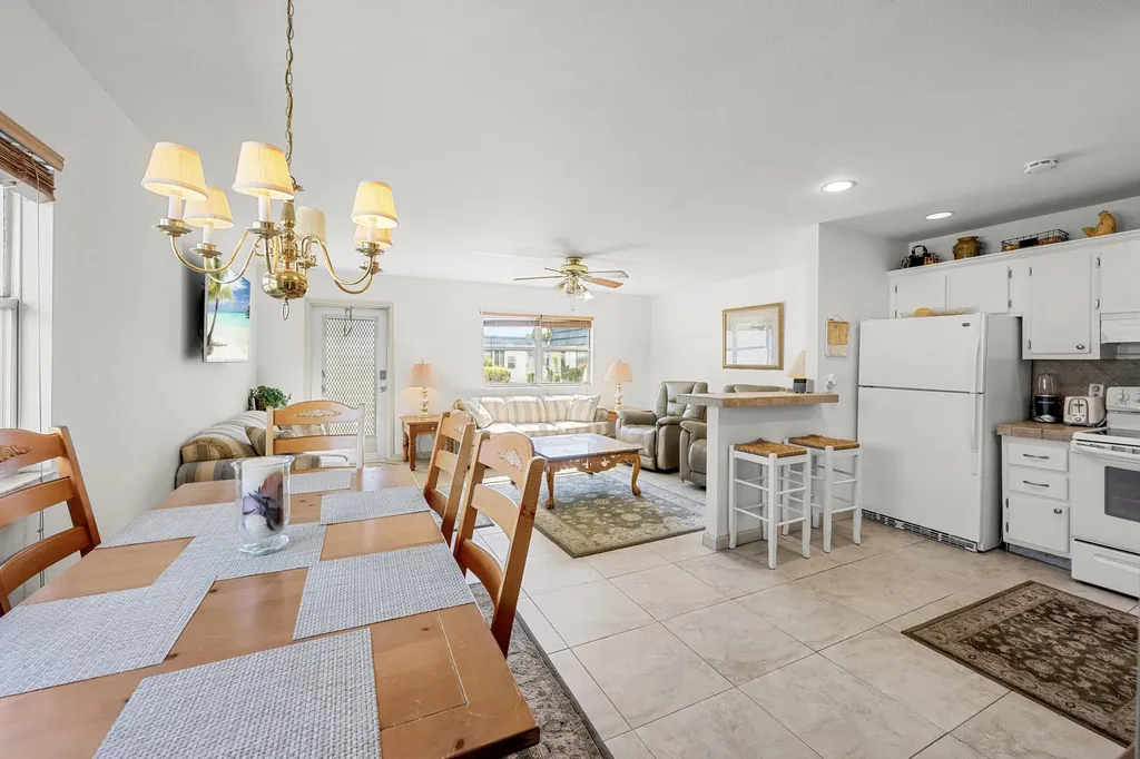 43 Waterford B Delray Beach FL 33446