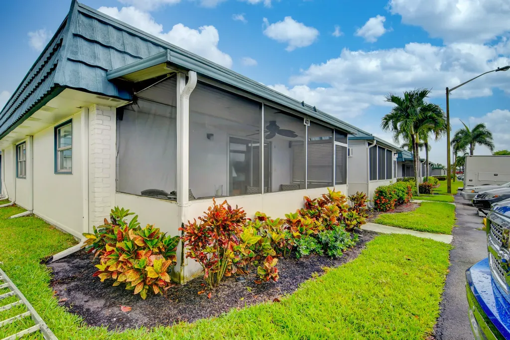 43 Waterford B Delray Beach FL 33446