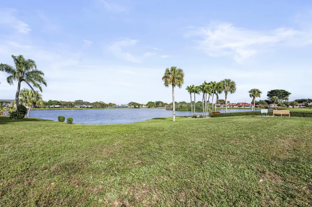 43 Waterford B Delray Beach FL 33446