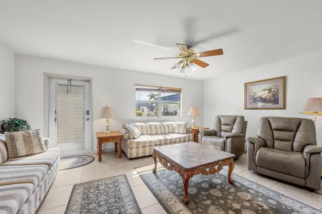 43 Waterford B Delray Beach FL 33446