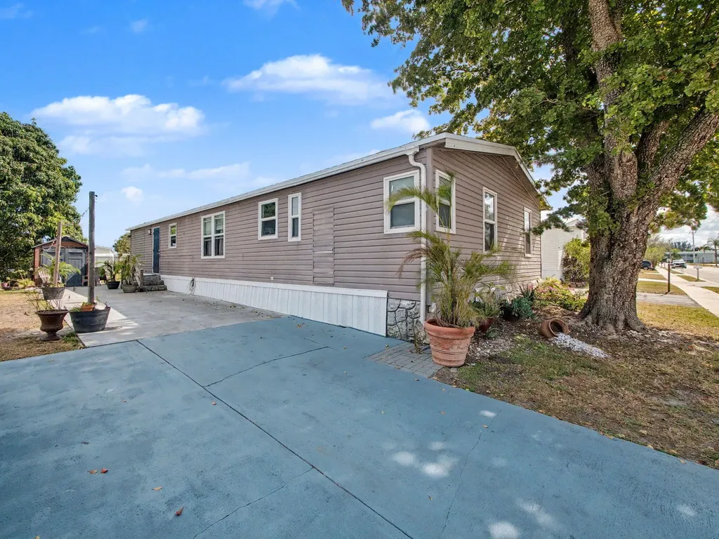 1700 SW 66th Avenue Boca Raton FL 33428