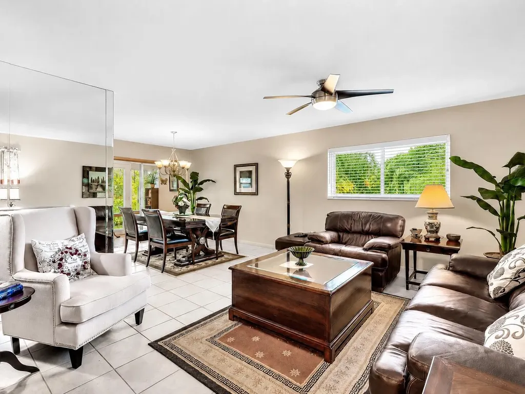 28 Colonial Club Drive Boynton Beach FL 33435