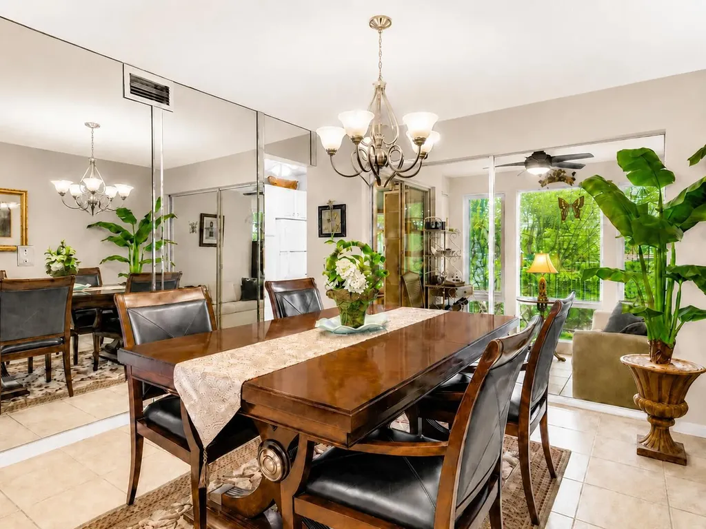 28 Colonial Club Drive Boynton Beach FL 33435