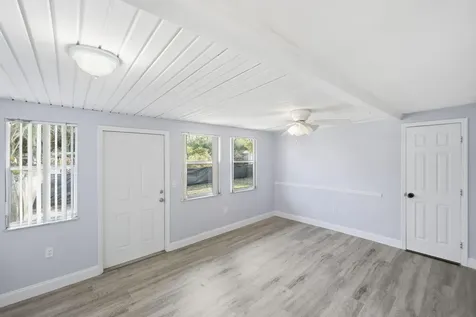 1522 SE Hearne Court Port St Lucie FL 34952