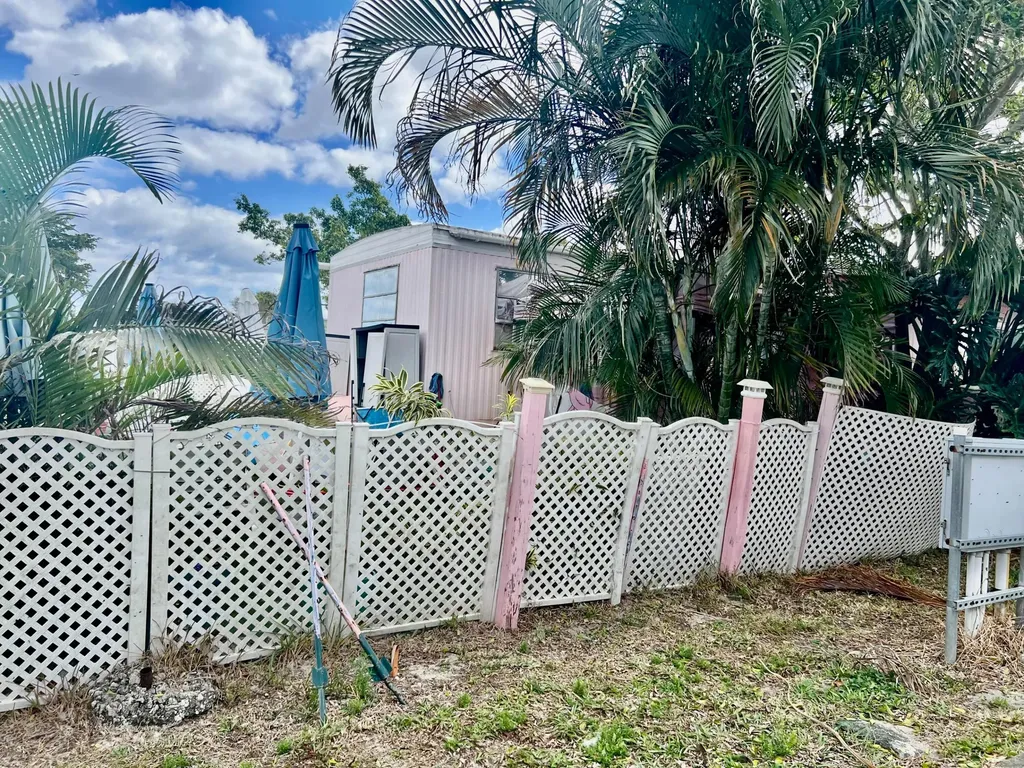 305 NW 50th Court Pompano Beach FL 33064