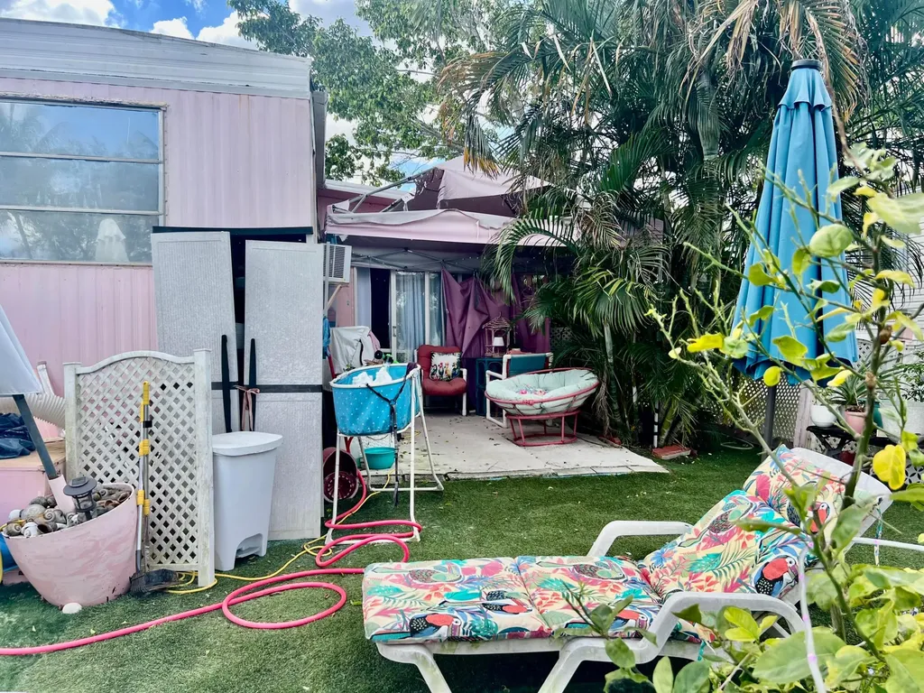 305 NW 50th Court Pompano Beach FL 33064