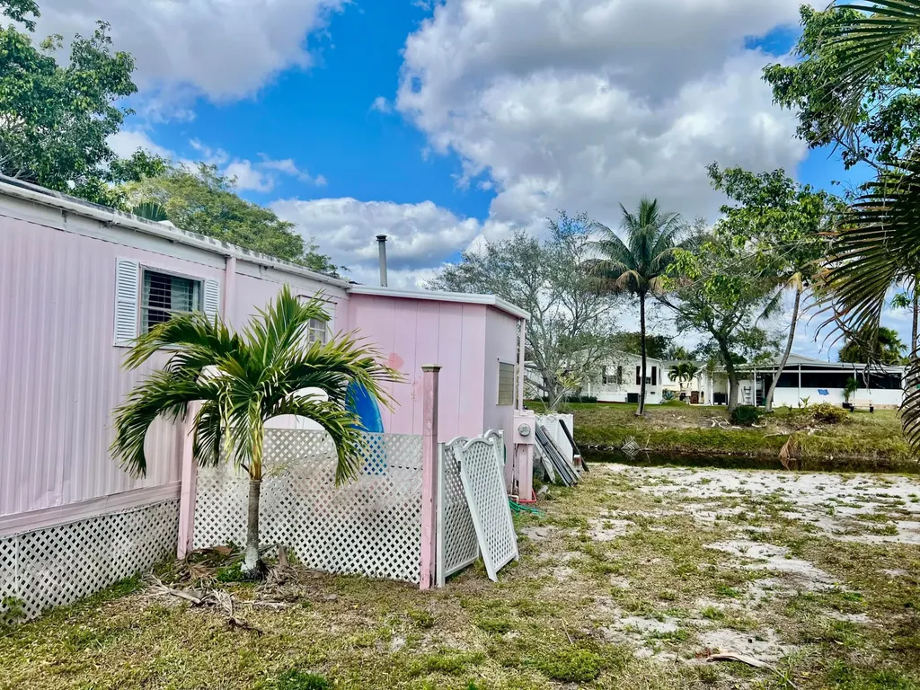 305 NW 50th Court Pompano Beach FL 33064