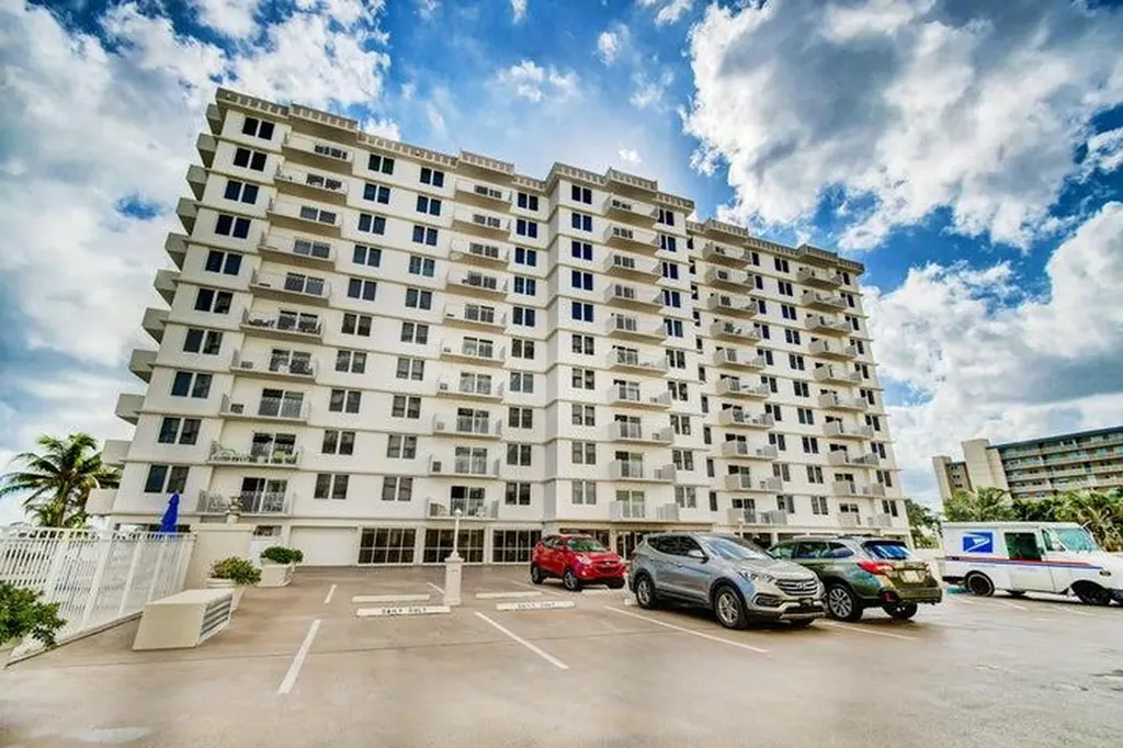 3221 S Ocean Boulevard Highland Beach FL 33487
