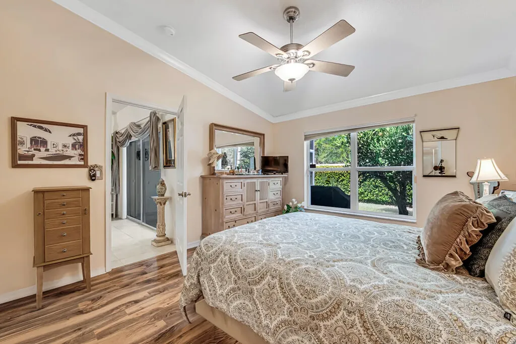8482 Logia Circle Boynton Beach FL 33472